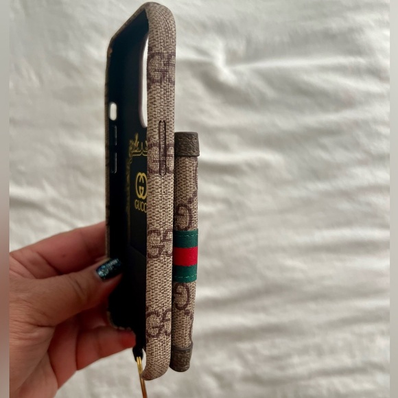 👑✅PRICE FIRM✅Monogram Fashion iPhone Crossbody GG Wallet Case. Like new! - Picture 9 of 14